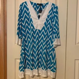 Blue zig-zag lace accent notch dress